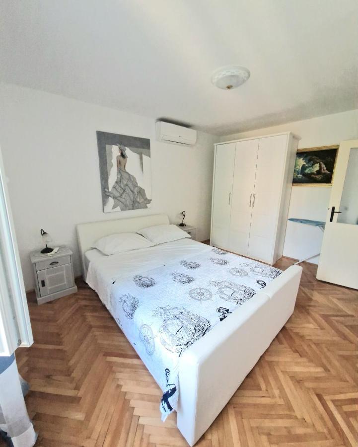 Apartman Perina Trogir Exterior photo